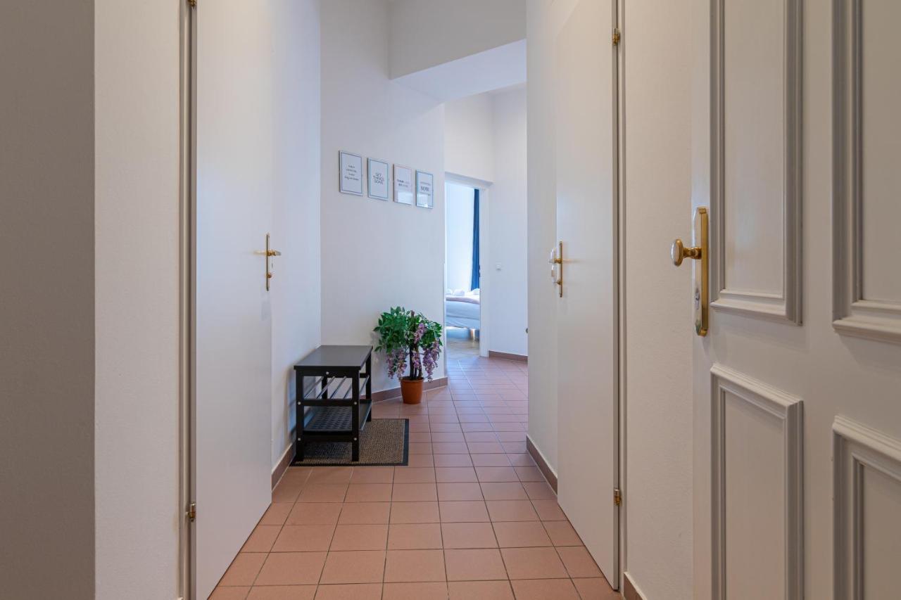 Yeshello Elegant Apartment Near Central Wien Exterior foto